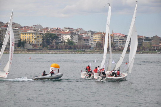 Koç Topluluğu 28. Spor Şenliği Yelken Yarışları Kalamış Setur Marina’da gerçekleştirildi.