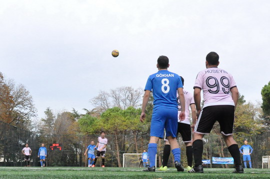 Futbol Turnuvası’nda ikinci tur karşılaşmaları kıyasaya mücadelelerle devam ediyor.