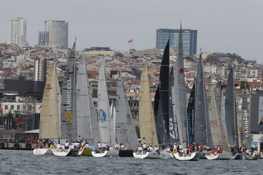 Yelkencilerimiz Bosphorus Cup Yelken yarışlarında IRC4 sınıfında üçüncü oldu.