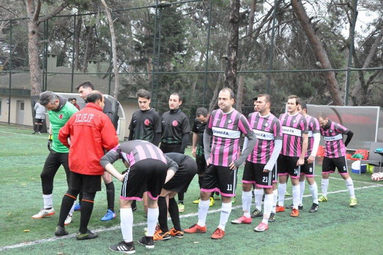 Yapı Kredi İstanbul Bölge Futbol Turnuvası’nda Yarı Final heyecanı başladı.