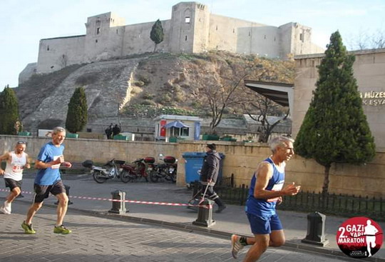 “Gazi Yarı Maratonu ve Halk Koşusu” Gaziantep'te gerçekleşti.