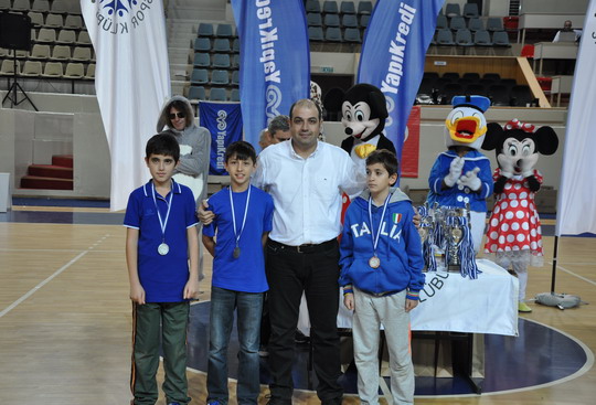 Yapı Kredi Bölge Spor Şenliği’nin 13'üncüsü İzmir'deydi...