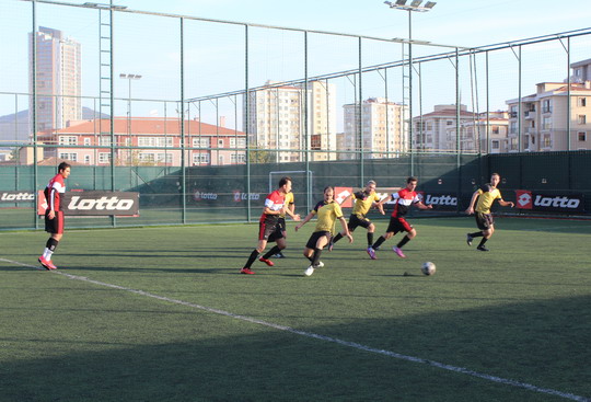 Yapı Kredi Futbol turnuvasında ikinci tur ilk maçları tamamlandı.