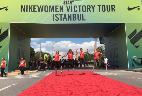 Kadın basketbolcularımız Nike Women Running İstanbul'da koştular...