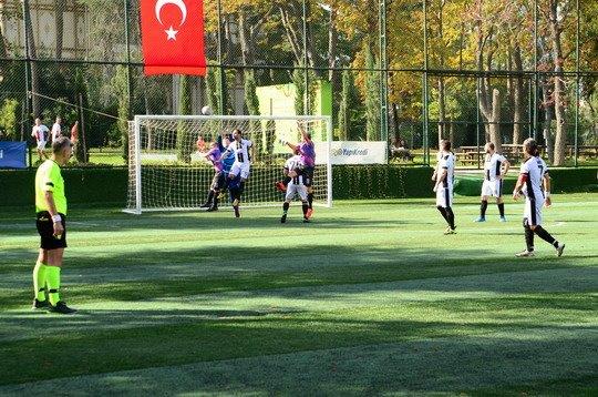 Yapı Kredi 78.Yıl İstanbul Futbol Turnuvası Dördüncü hafta müsabakaları tamamlandı...
