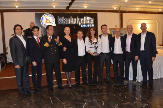 Yelken Takımımız IRC 4  sınıfında 2018 İYK Trofesi birincilik ödülünü törenle aldı.