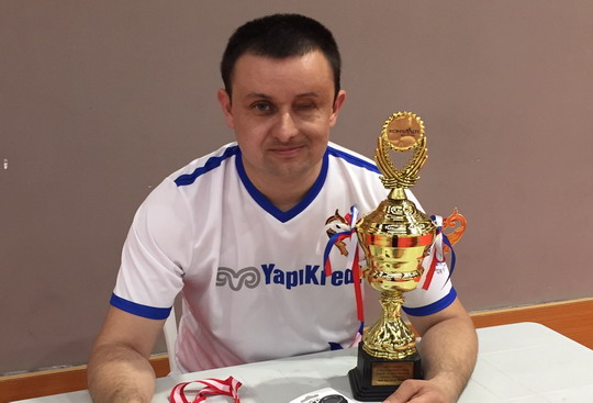Satranç oyuncumuz  Hakan Yapıcı 19 Mayıs Satranç Turnuvası’nda 2’nci oldu.