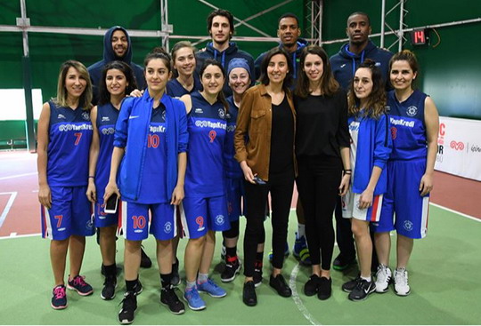 Kadın Basketbol Takımımız Koç Topluluğu Spor Şenliği Basketbol Turnuvası açılış gününde iki maça çıktı...