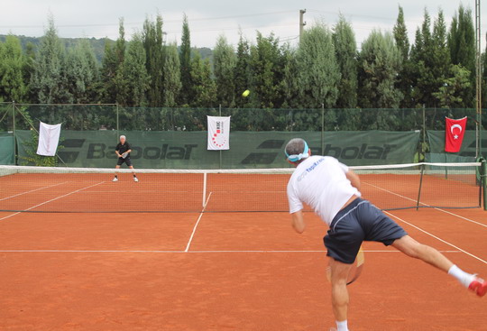 Tenis takımımız Sakarya'da özel turnuvadaydı...