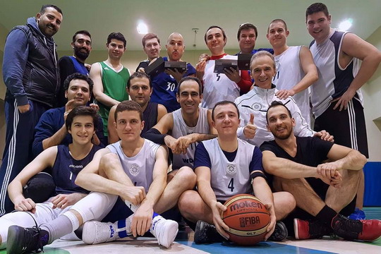 Erkek Basketbol Takımımız Koç Topluluğu Spor Şenliği’nde yarı finalde!
