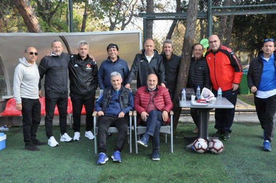 BizClub İstanbul Futbol Turnuvasında Final Heyecanı