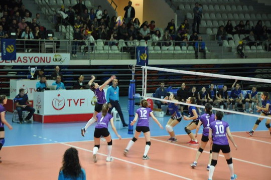 Kadın Voleybol Takımımız Bir Kez Daha Şampiyon...