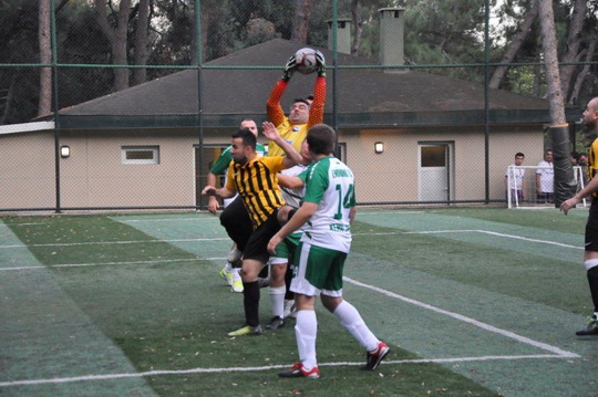 BizClub Futbol Turnuvasında ilk aşama grupları tamamlandı.