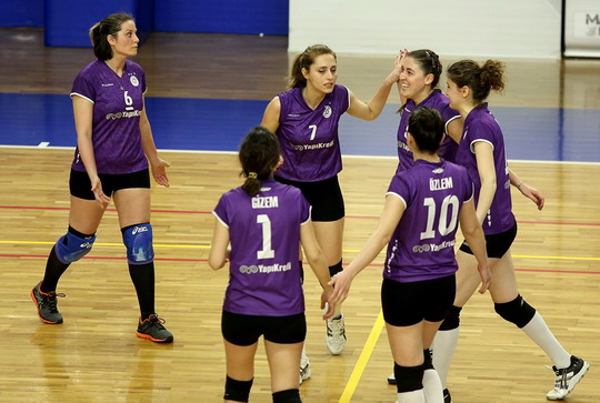 Voleybol Takımımız Şampiyonluk için sahaya çıkıyor...