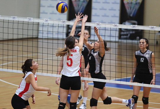 Bayan Voleybol Takımımız bu hafta da galip...