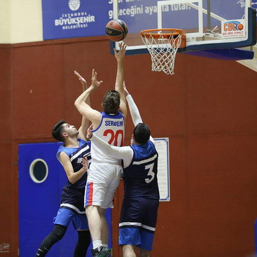 Yapı Kredi Erkek Basketbol Takımı, CBL - G grubunda lider koltuğuna oturdu.