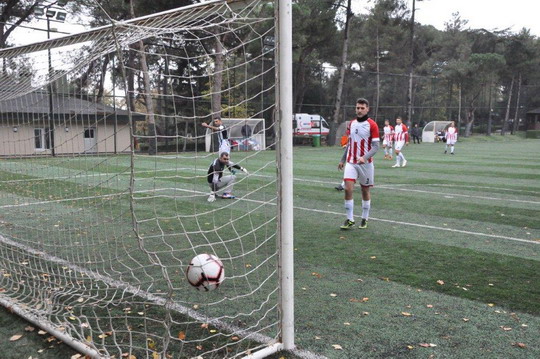 Futbol turnuvasında gruplardaki sıralamalar netleşiyor.