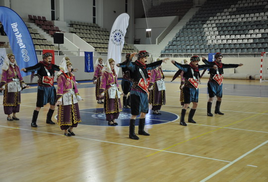 Yapı Kredi Bölge Spor Şenliği’nin 13'üncüsü İzmir'deydi...