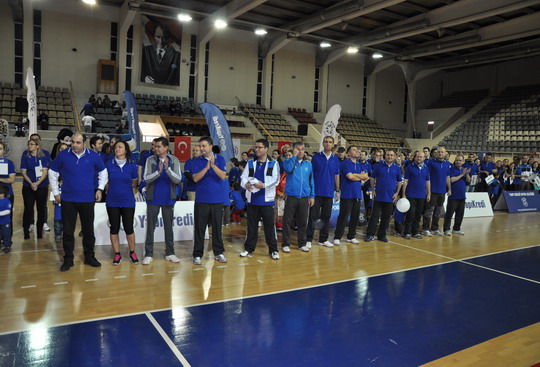 Yapı Kredi Bölge Spor Şenliği’nin 13'üncüsü İzmir'deydi...