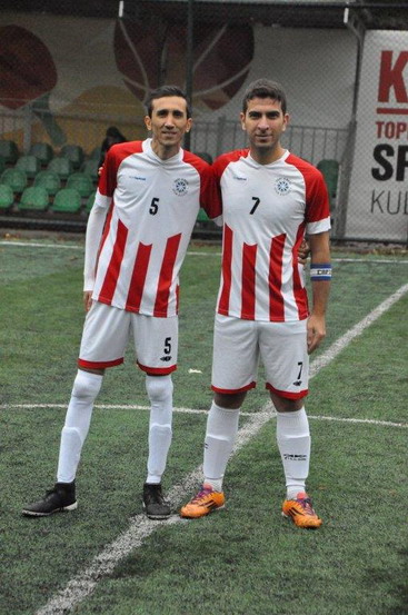 Futbol turnuvasında gruplardaki sıralamalar netleşiyor.