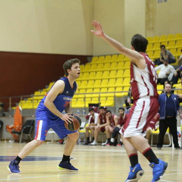 Yapı Kredi Erkek Basketbol Takımımız mücadele ettiği iki turnuvada Çeyrek Finale yükseldi.