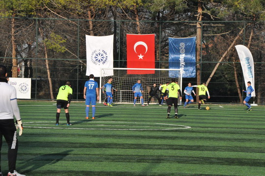 Futbol Turnuvası Şampiyonu Bilişim Teknolojileri ve Operasyon Yönetimi Takımı!
