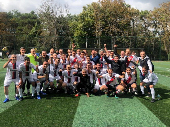 BizClub Futbol Turnuvasında ilk aşama grupları tamamlandı.