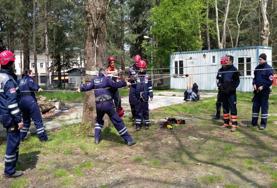 AFAD eğitimleri tüm hızıyla devam ediyor.