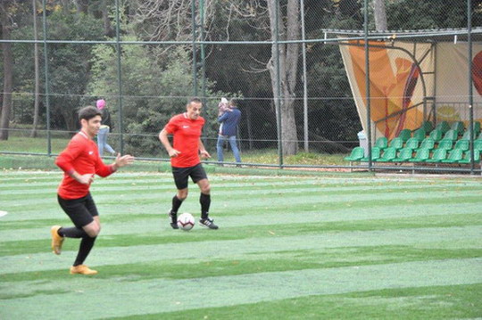 Futbol turnuvasında gruplardaki sıralamalar netleşiyor.