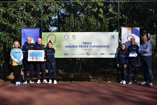 Tenis takımımızdan anlamlı Birincilik!