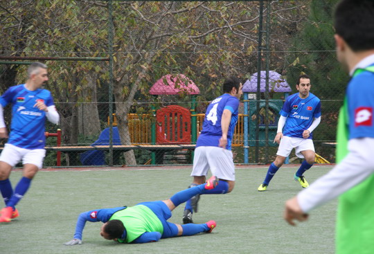 Yapı Kredi Futbol Takımılarımız Basisen Turnuvası’nda mücadelesini sürdürüyor...