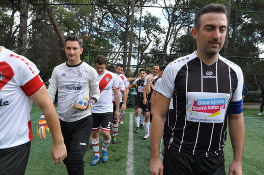 BizClub Futbol Turnuvasında ilk aşama grupları tamamlandı.