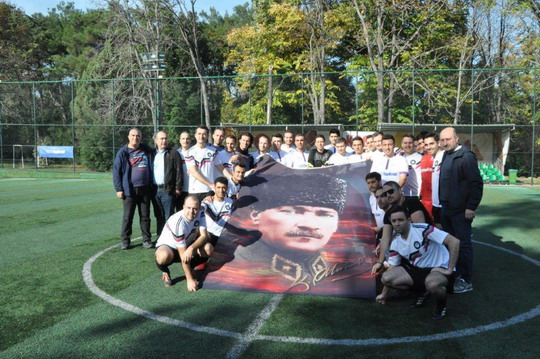 2019 Yılı BizClub İstanbul Futbol Turnuvası’nda Çeyrek Final karşılaşmaları geçtiğimiz hafta sonu Cumartesi  ve Pazar günü oynanan maçlarla tamamlandı.