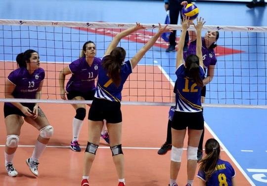 Kadın Voleybol Takımımız Bir Kez Daha Şampiyon...