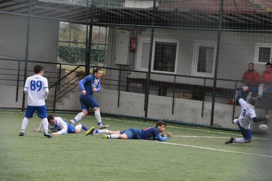 İstanbul Futbol Takımımız Basisen Futbol Turnuvası’nda ikinci oldu.