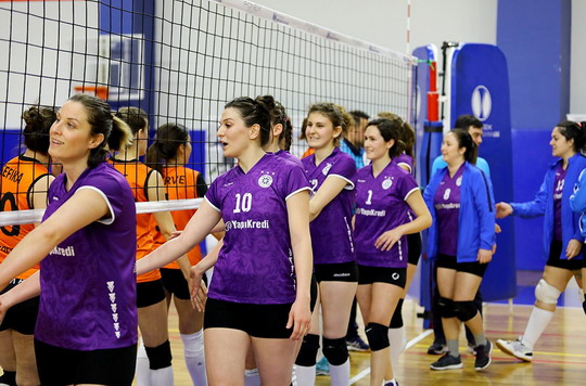 Kadın Voleybol Takımımız Final için sahada.