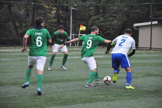 Futbol turnuvasında gruplardaki sıralamalar netleşiyor.