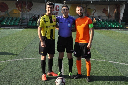 BizClub İstanbul Futbol Turnuvasında Final Heyecanı