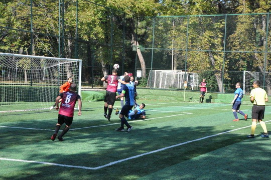 Futbol Turnuvasında ikinci hafta sürpriz sonuçlarla bitti.