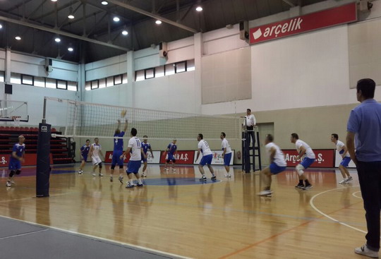 Voleybol Takımlarımız emin adımlarla ilerliyor...
