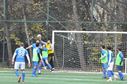 Yapı Kredi İstanbul Bölge Futbol Turnuvası’nda Yarı Final heyecanı başladı.