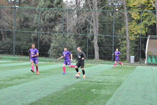 Futbol turnuvasında gruplardaki sıralamalar netleşiyor.