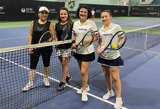 Bankacılar tenis turnuvası sona erdi.