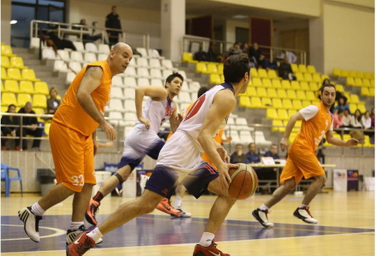 Üçüncü galibiyetini alan Yapı Kredi Erkek Basketbol Takımı, Grubundaki son maça Grup lideri olarak çıkacak...