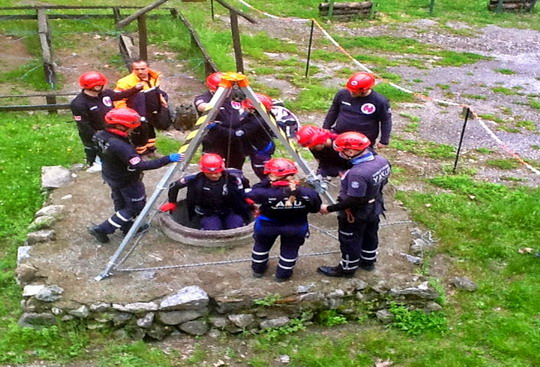 Sakarya Sivil Savunma eğitimlerinin ilki 07-11 Mayıs 2014 tarihlerinde gerçekleştirildi.