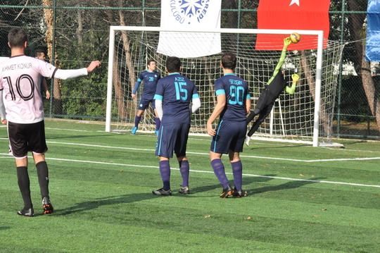 Futbol Turnuvası Şampiyonu Bilişim Teknolojileri ve Operasyon Yönetimi Takımı!