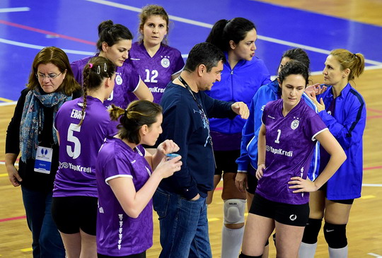 Kadın Voleybol Takımımız Şirketler Voleybol Ligi’ne galibiyetle başladı