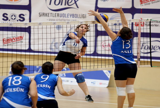Voleybol Bayan Takımımız Fonex Şirketler Ligi’nde yoluna yenilgisiz devam ediyor!