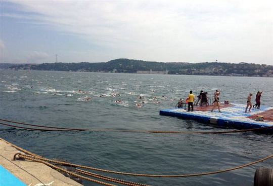 Yüzücülerimiz Uluslararası İstanbul Boğaz Yarışında...