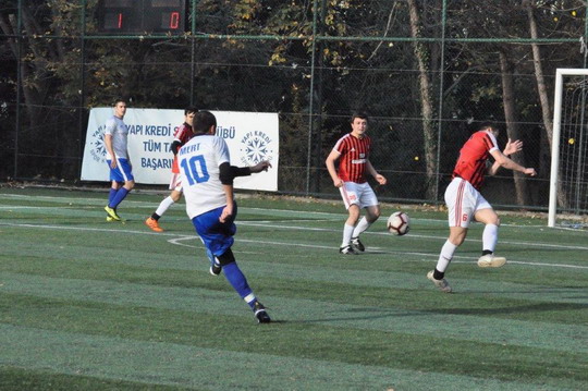 Yapı Kredi İstanbul Bölge Futbol Turnuvası’nda Yarı Final heyecanı başladı.
